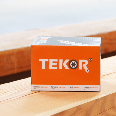 Parafusos de madeira e aglomerado TEKOR cabeça fresada dentado 6X140 roscado sobre 70 TORX T30 ZBCR3+ cut ponto