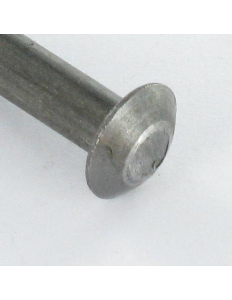 Rebite de ferro de cabeça plana cabeça oval 2,6X14 +0 -0,10 Aço latonado